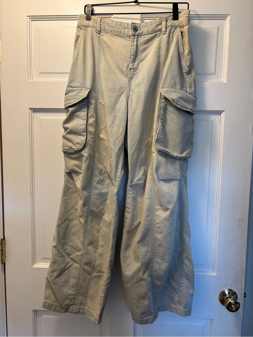 H&M Light Beige Cargo Pants with Utility Pockets